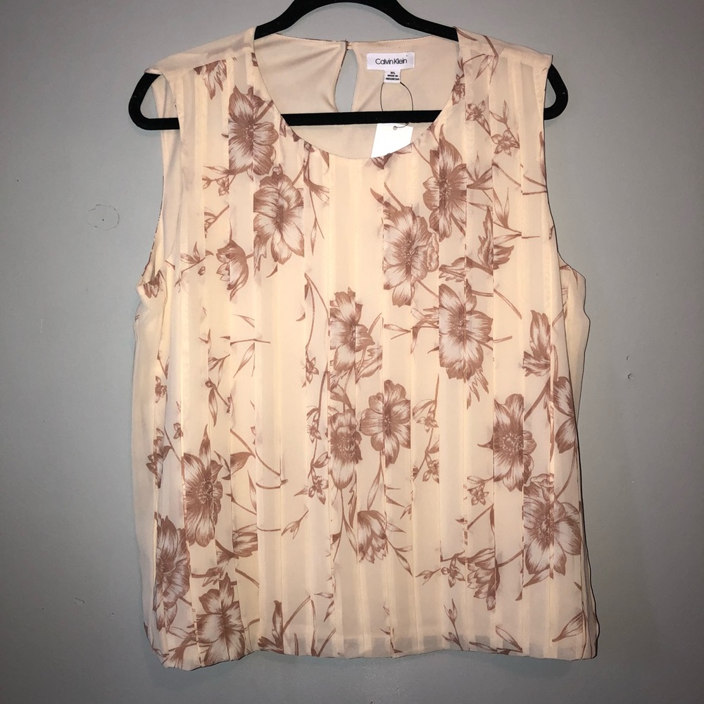 🔅HP🔅New Calvin Klein Shirt